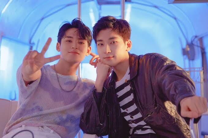 V Live V Live