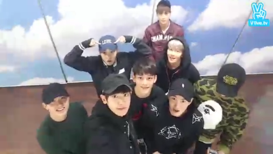 V LIVE - EXO THE 1ST V LIVE 다시 시작!!