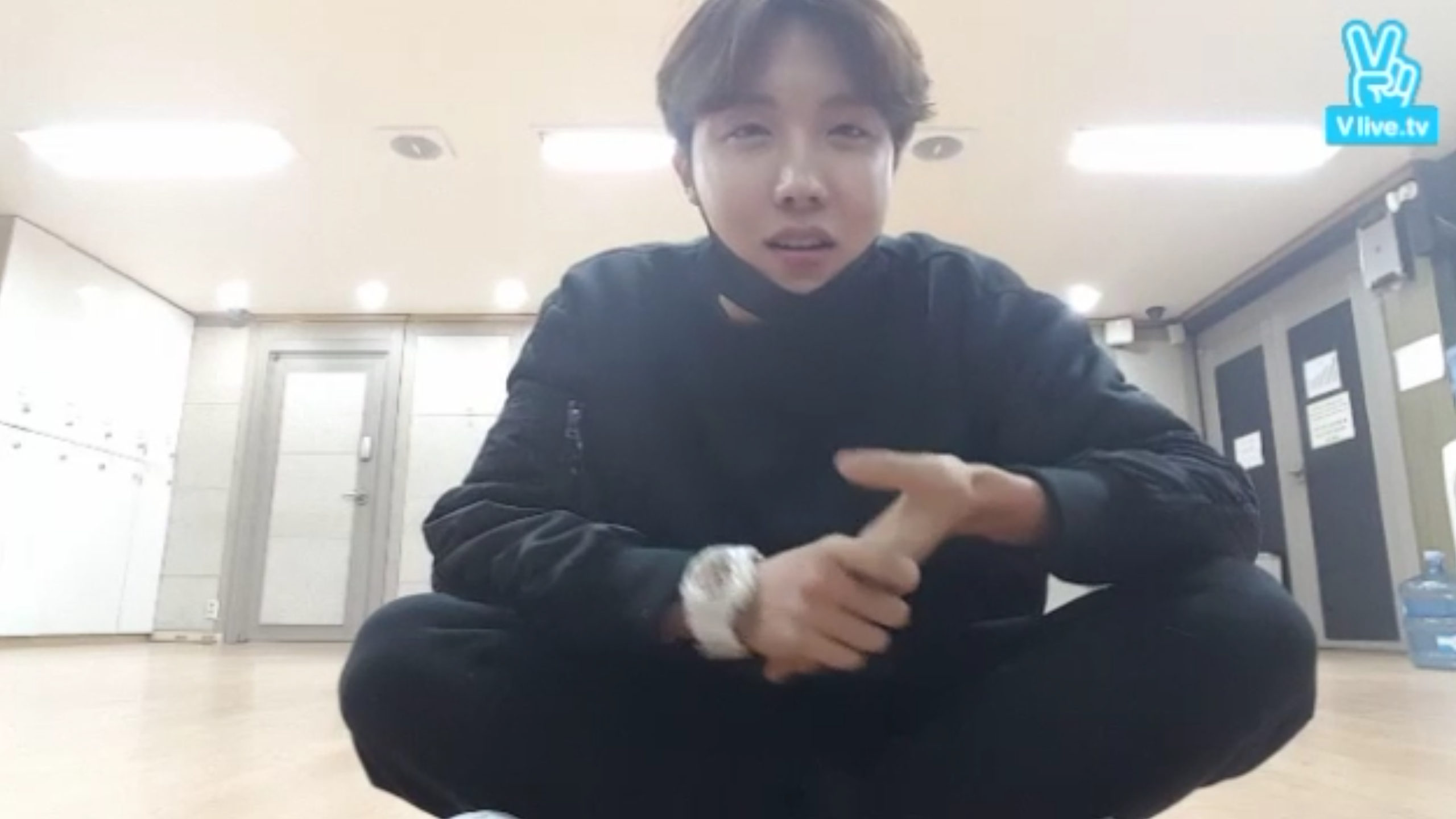 Streets bts. J-hope on the Street. J hope hope on the Street. Рэп лайн БТС фото.