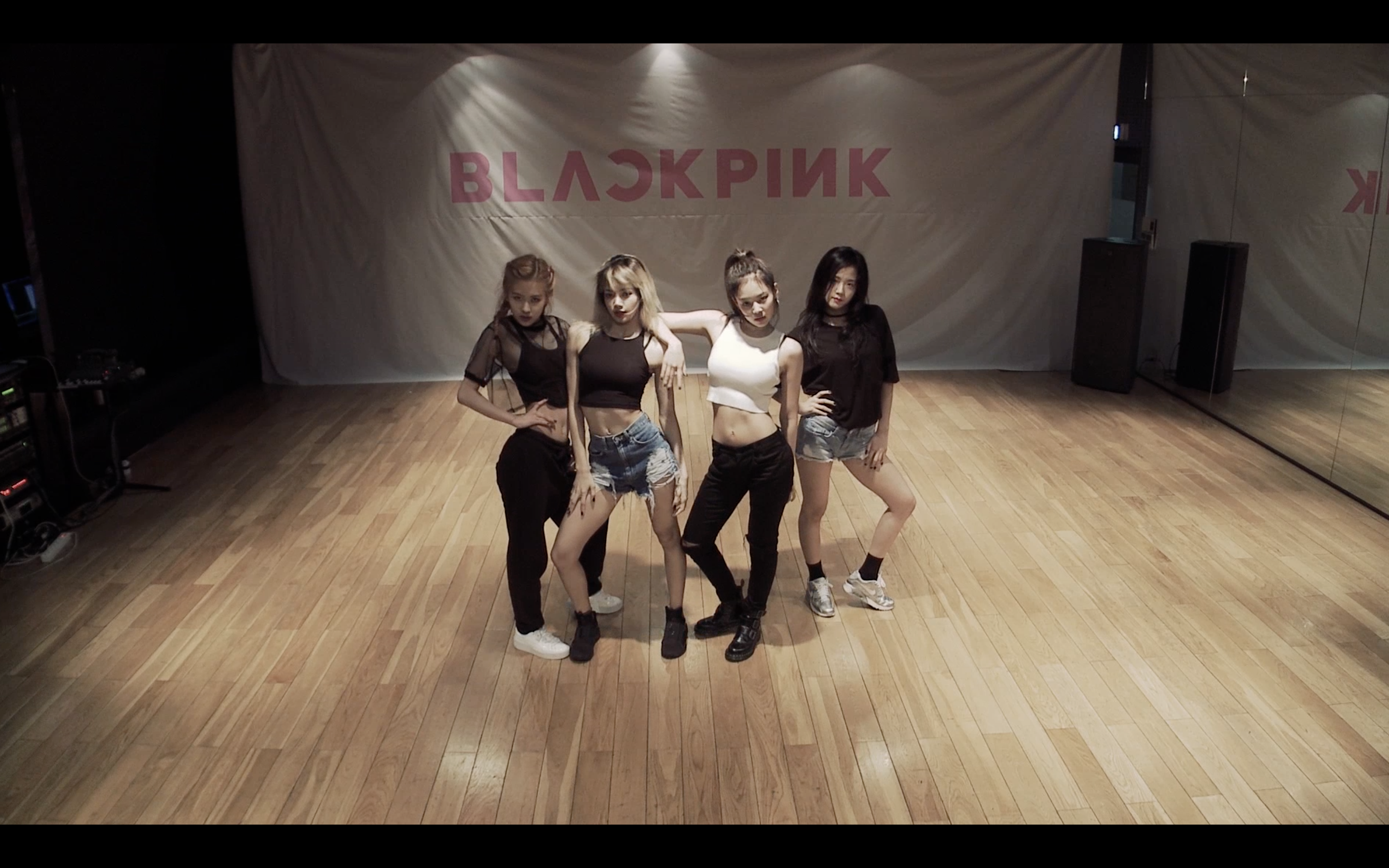 BLACKPINK - '휘파람(WHISTLE)' DANCE PRACTICE VIDEO