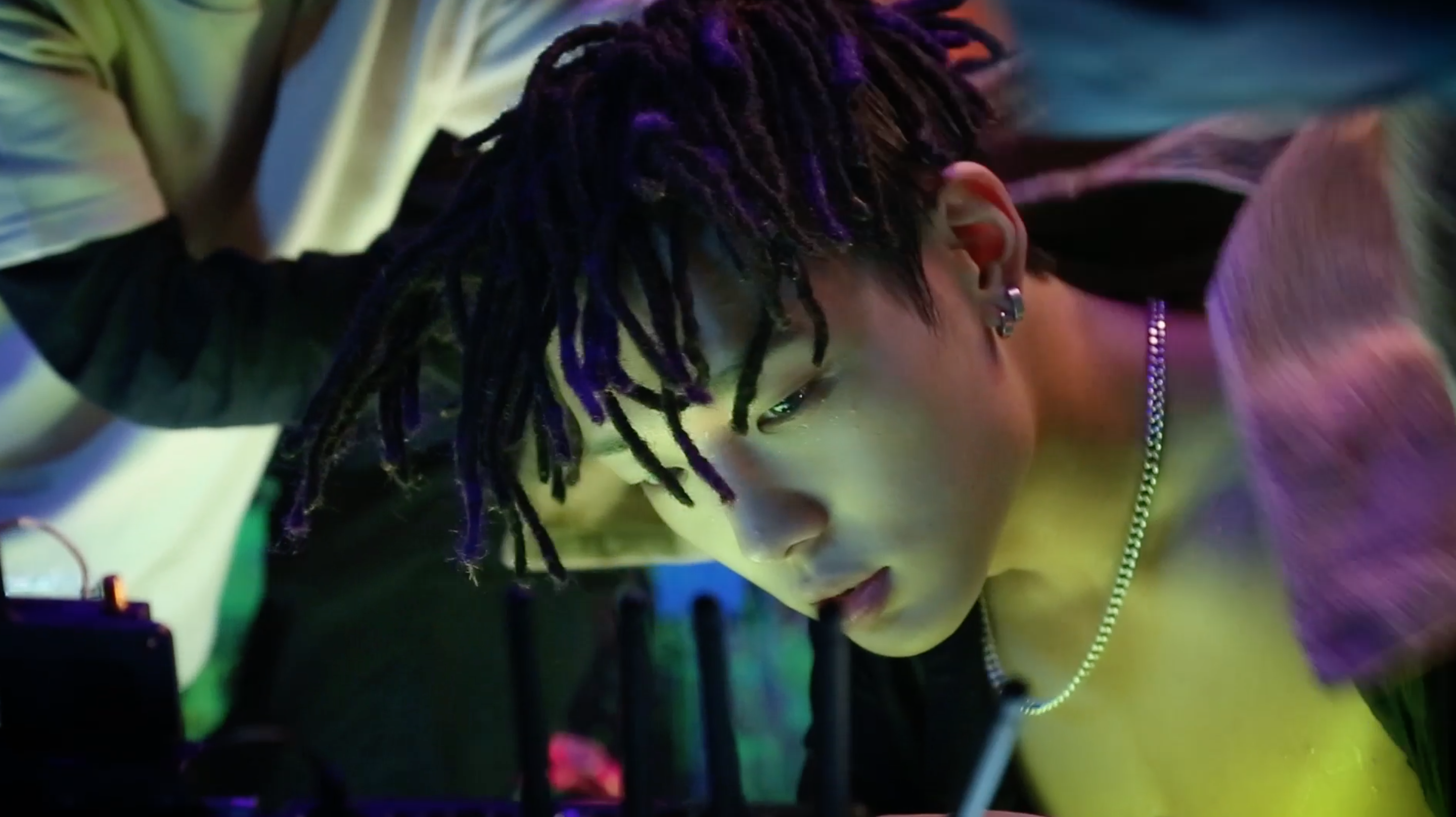 BOBBY - '꽐라(HOLUP!)' M/V BEHIND THE SCENES