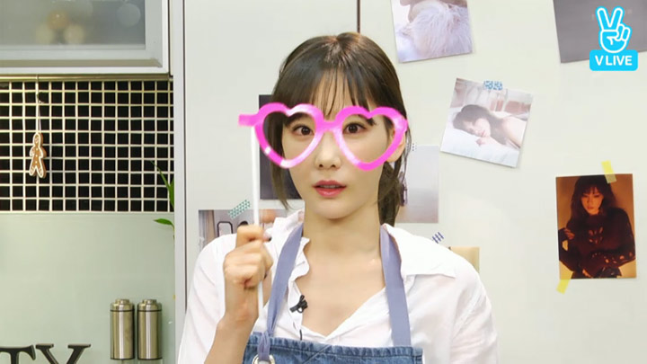 taeyeon naver v live