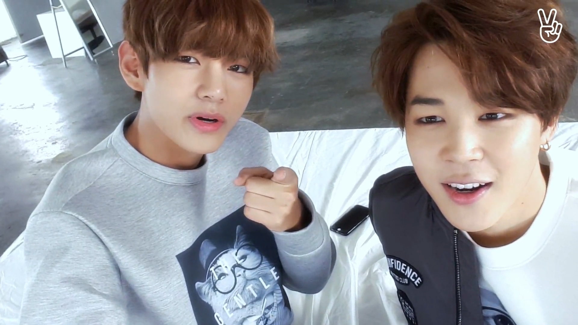 [BTS] 만다꼬 외않와?8ㅅ8 (Jimin&V speaks with a dialect)