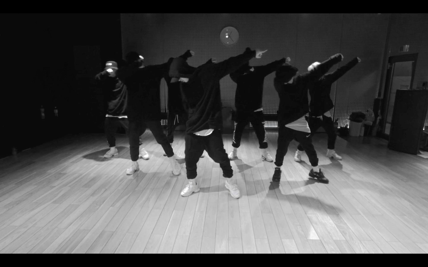 iKON - ‘BLING BLING’ DANCE PRACTICE VIDEO