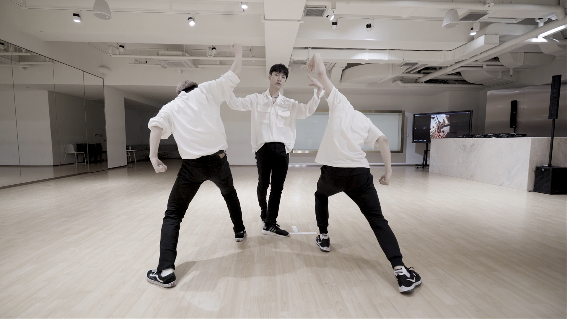 [STATION] TEN 텐 'New Heroes' Dance Practice
