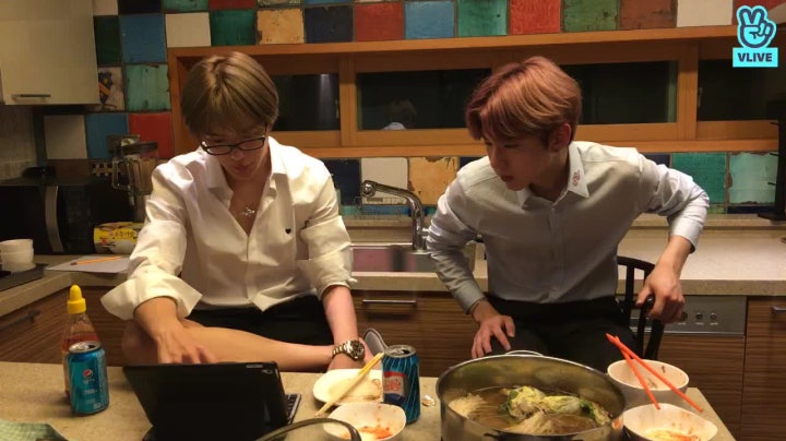 V Live ì¼ ì…°í