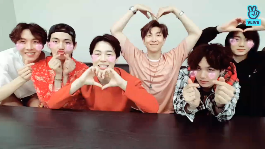 V LIVE - BTS 세상에서 제일 귀여운 귓속말소년단💭 (BTS talking in a whisper)