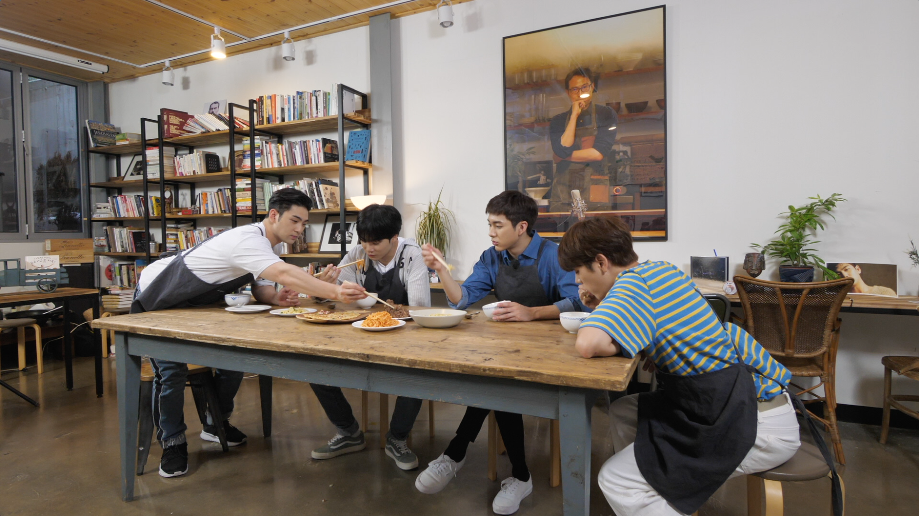 <뉴블의 L.O.Λ.E 도시락>EP8.뉴이스트 W, 티저와 만나다/ EP8.Meet Teaser - NU'EST W's Boxed Meal