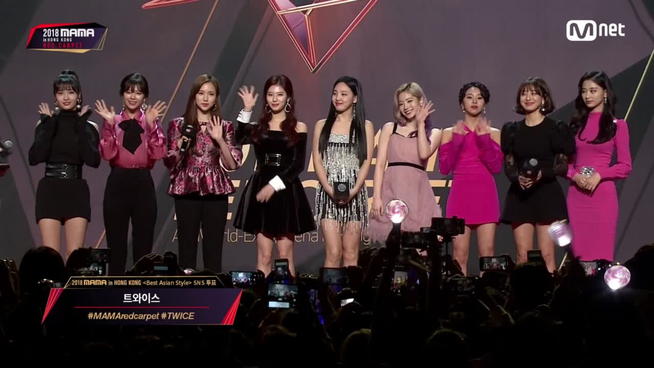 Red Carpet with TWICE(트와이스)│2018 MAMA in HONG KONG