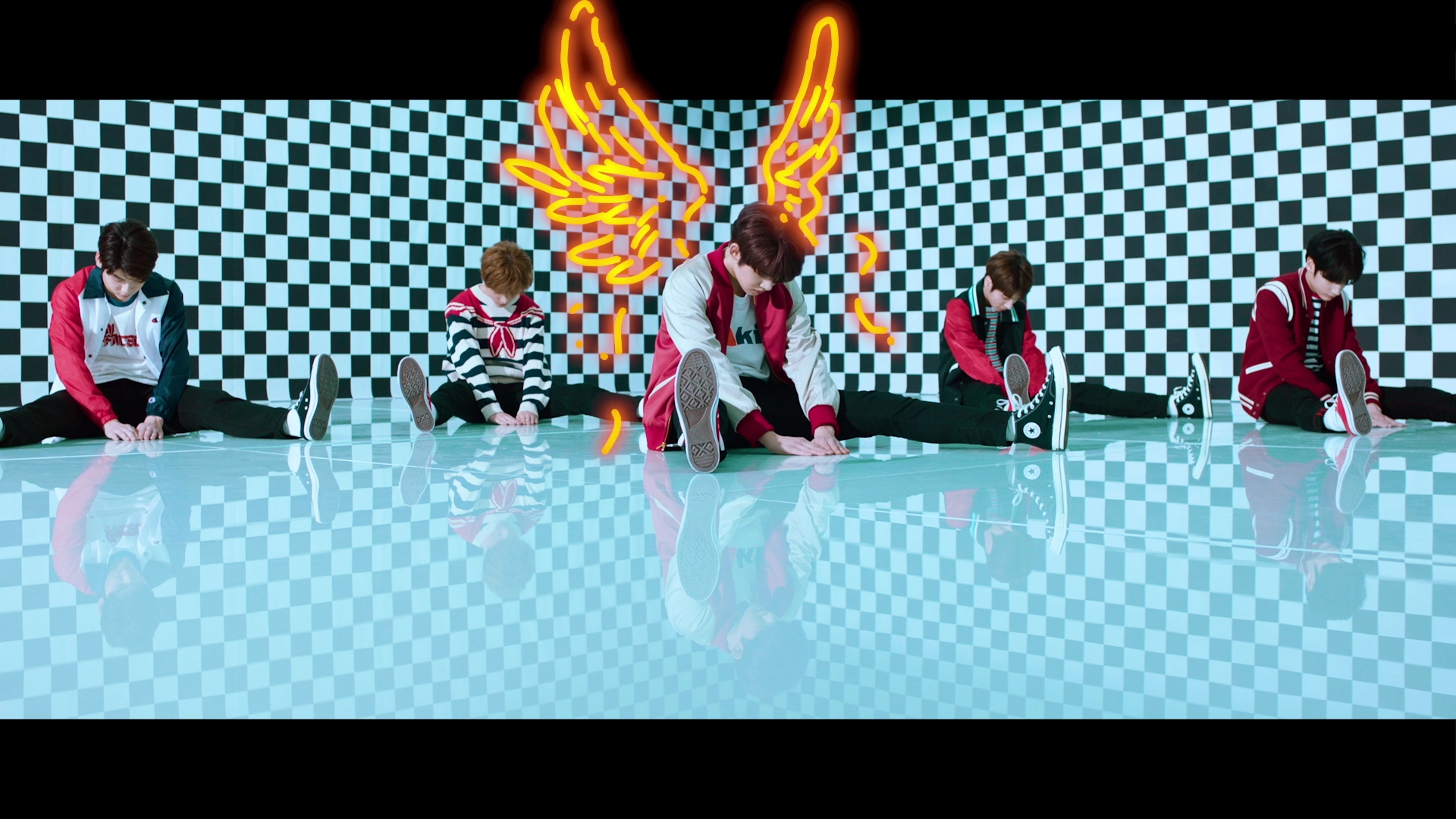 TXT (투모로우바이투게더) '어느날 머리에서 뿔이 자랐다 (CROWN)' Official MV (Choreography Version)