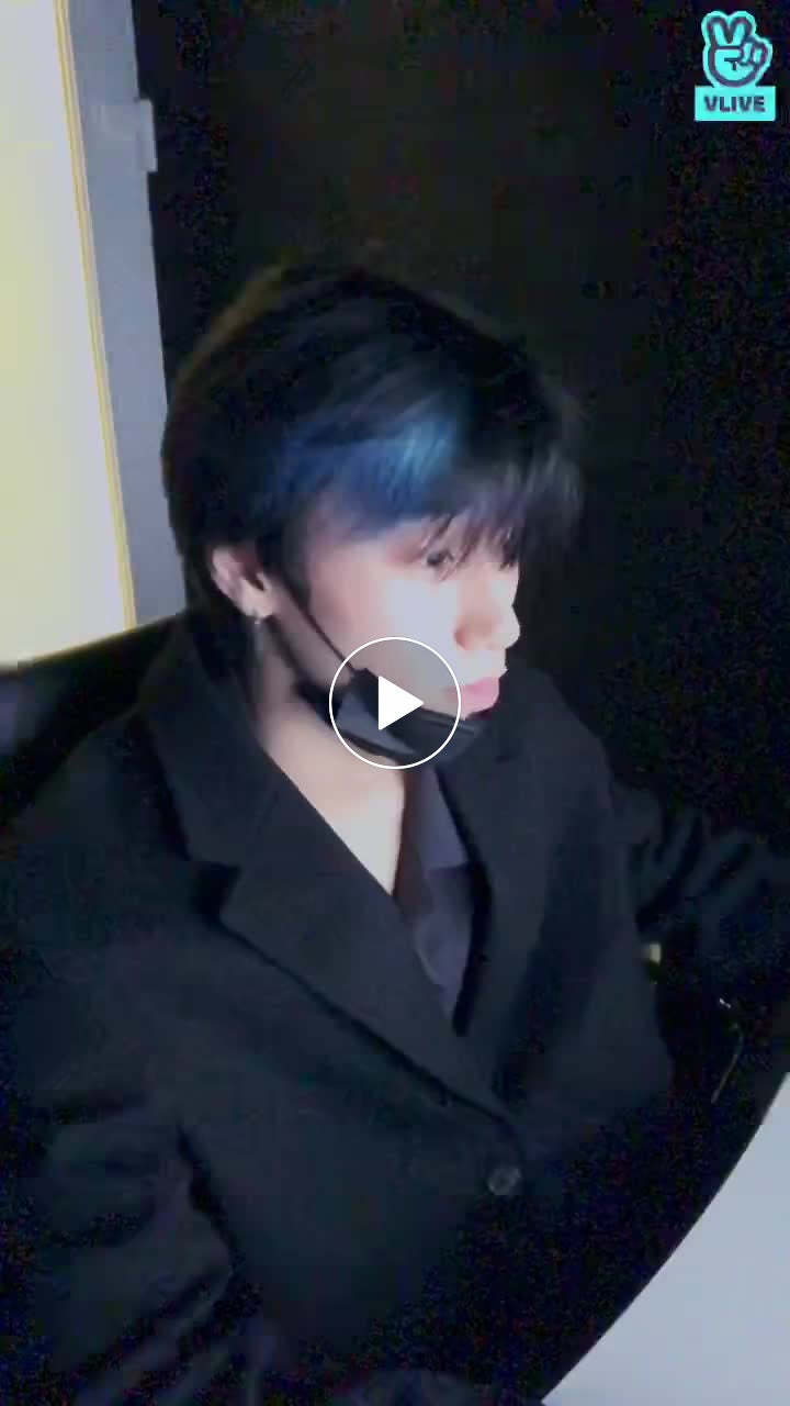 V Live San S Small Life