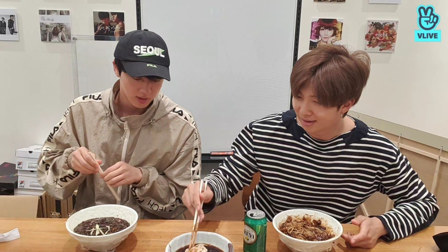 V Live Eating