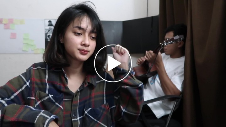 V Live Utha Likumahuwa Esok Kan Masih Ada Cover
