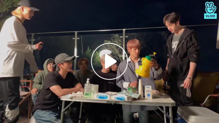 V Live Skz Rooftop Talk The latest tweets from stray kids (@stray_kids). v live skz rooftop talk