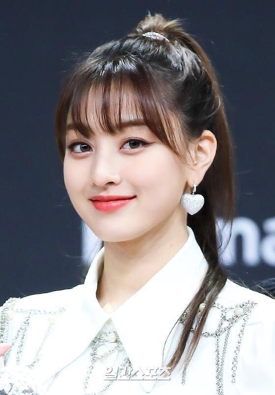 v live