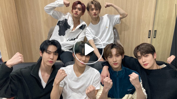 V Live Merry Bossmas