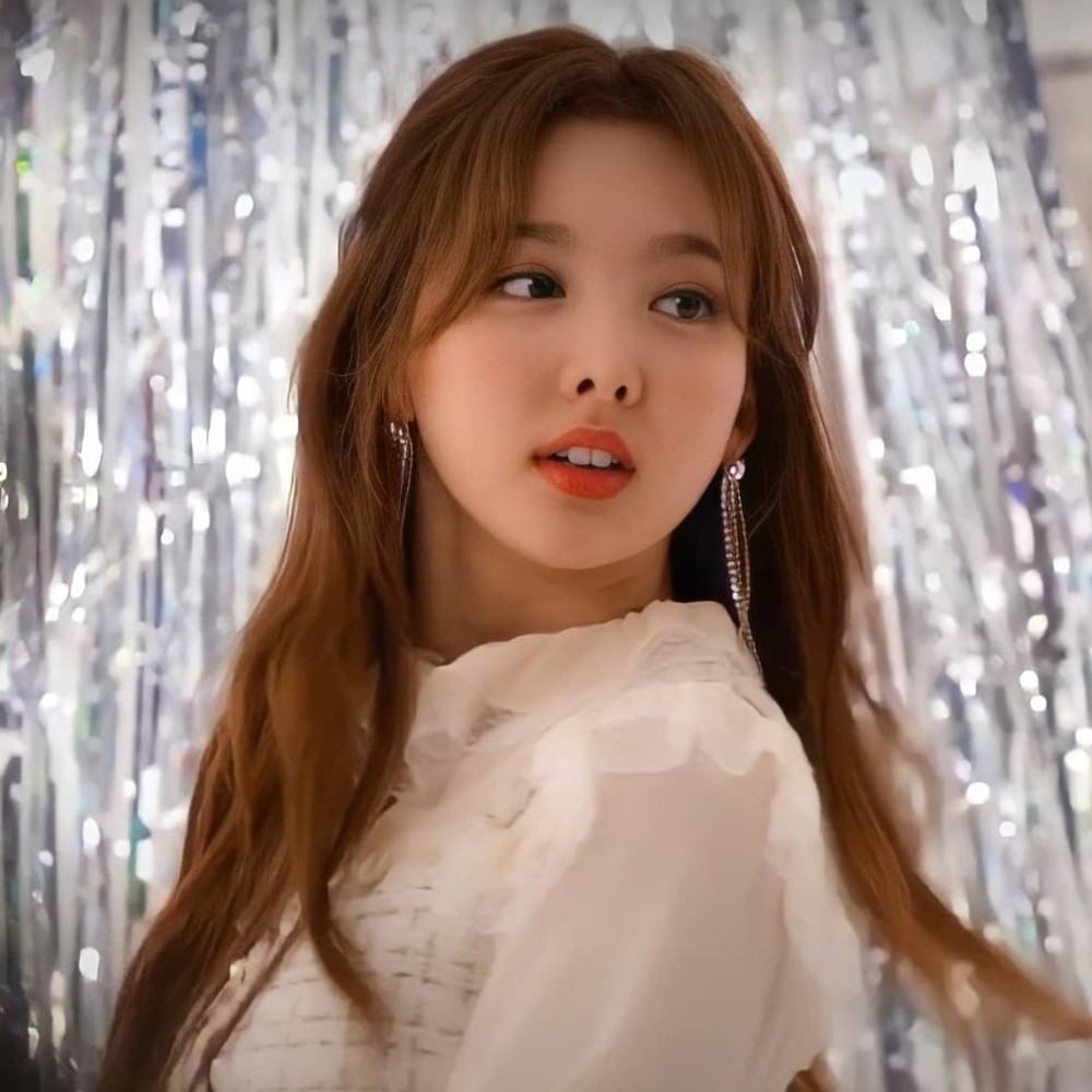 v live