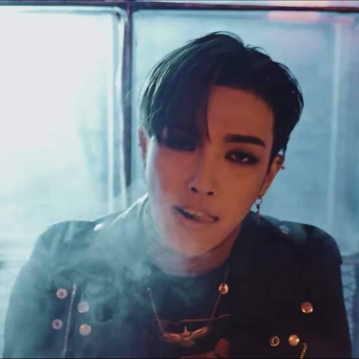 V LIVE