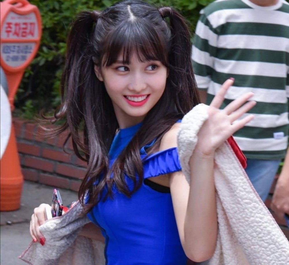 v live
