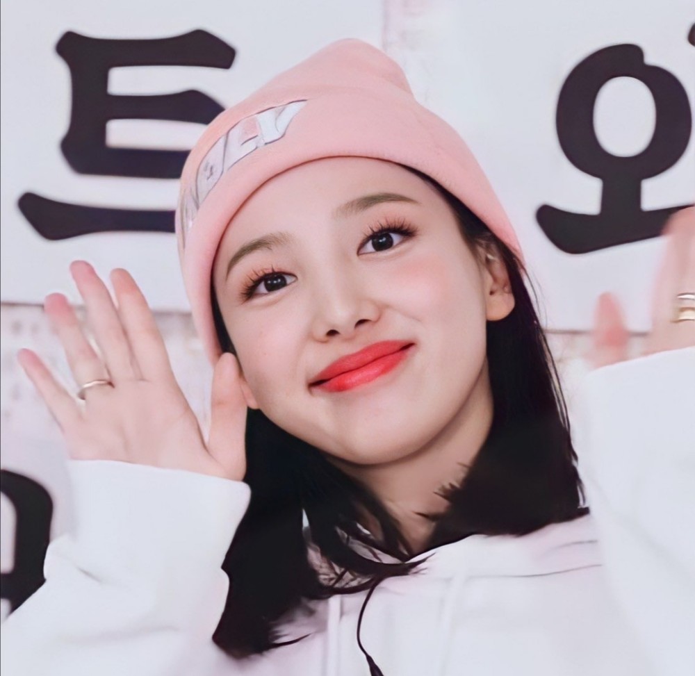 v live