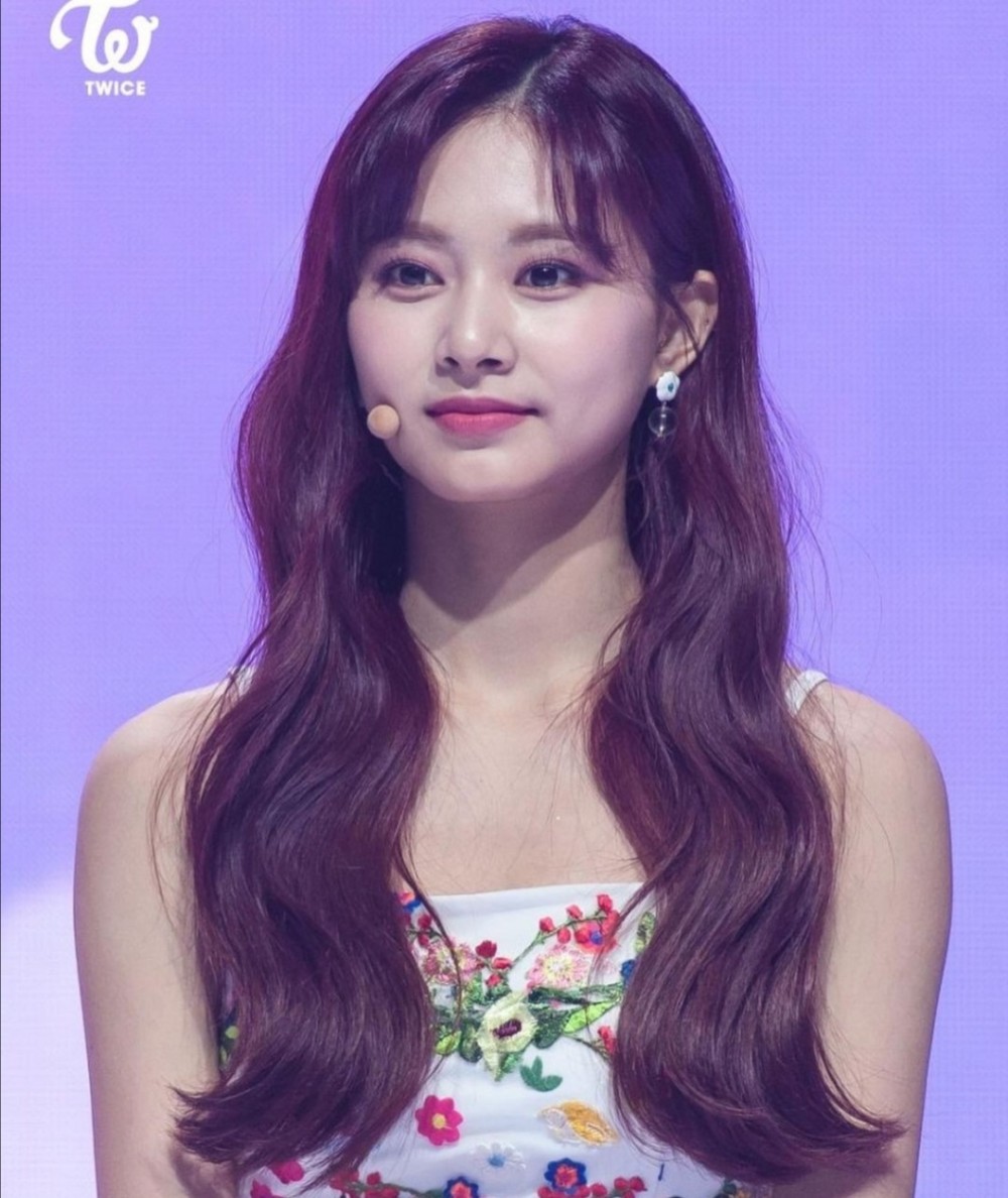 v live