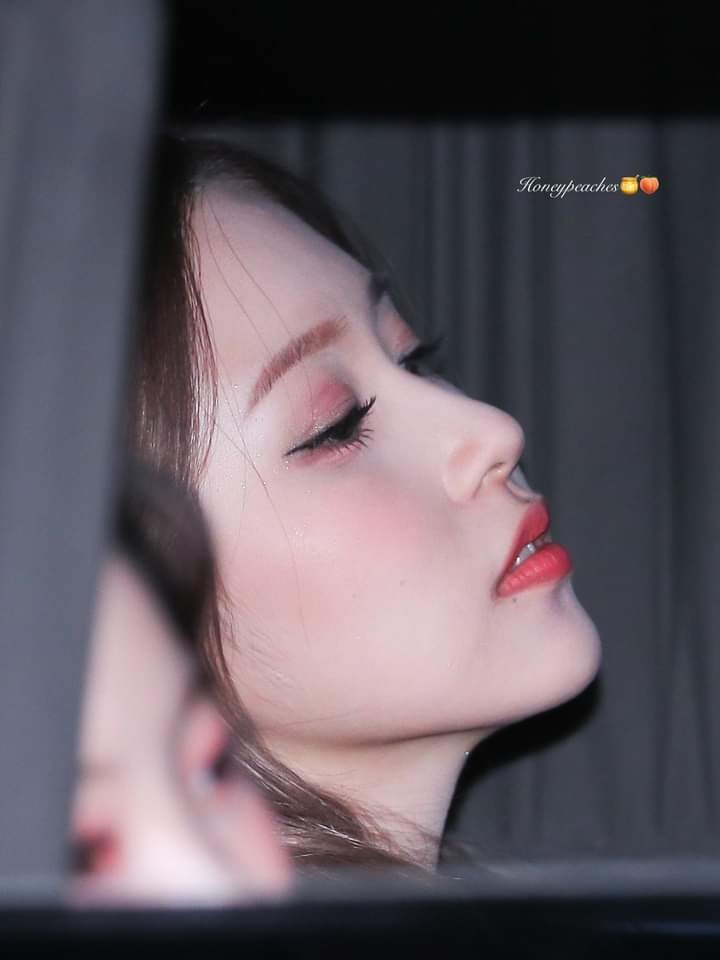 v live