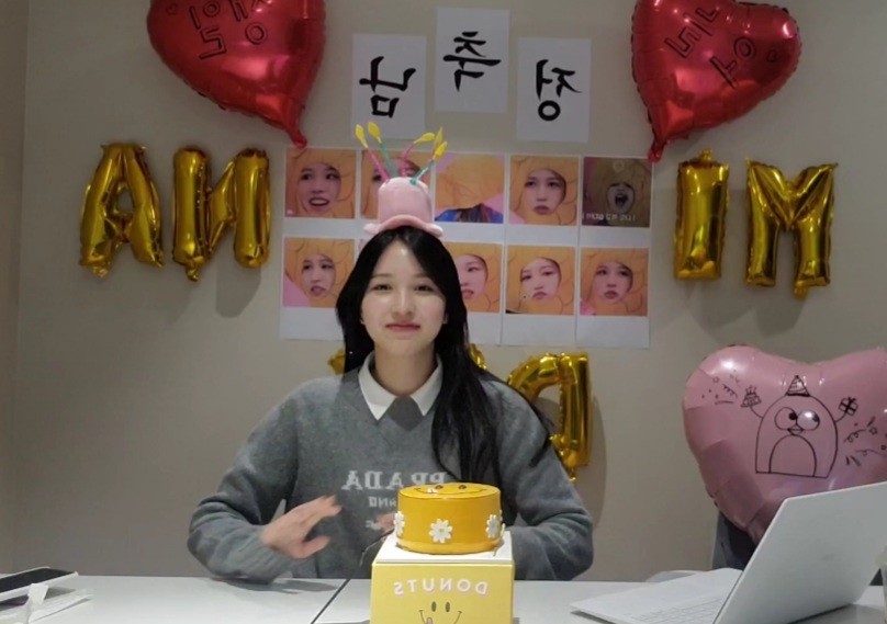 v live