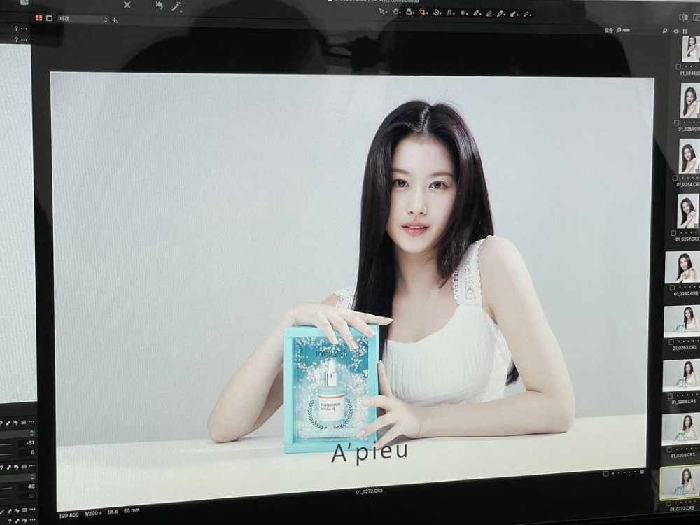 v live