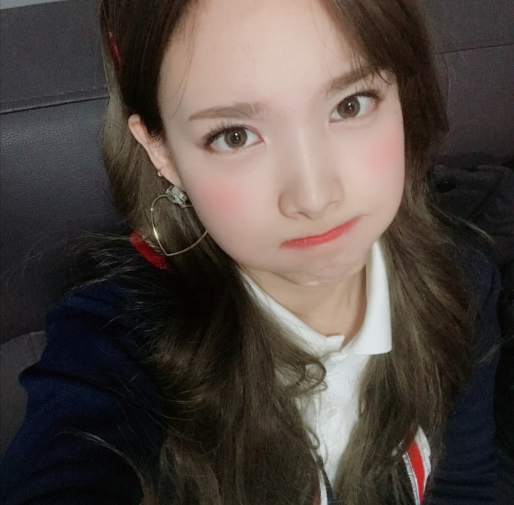v live
