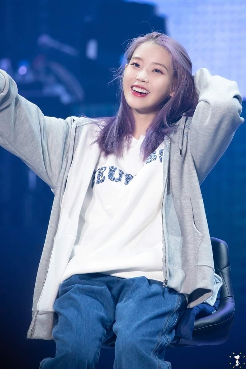 V LIVE
