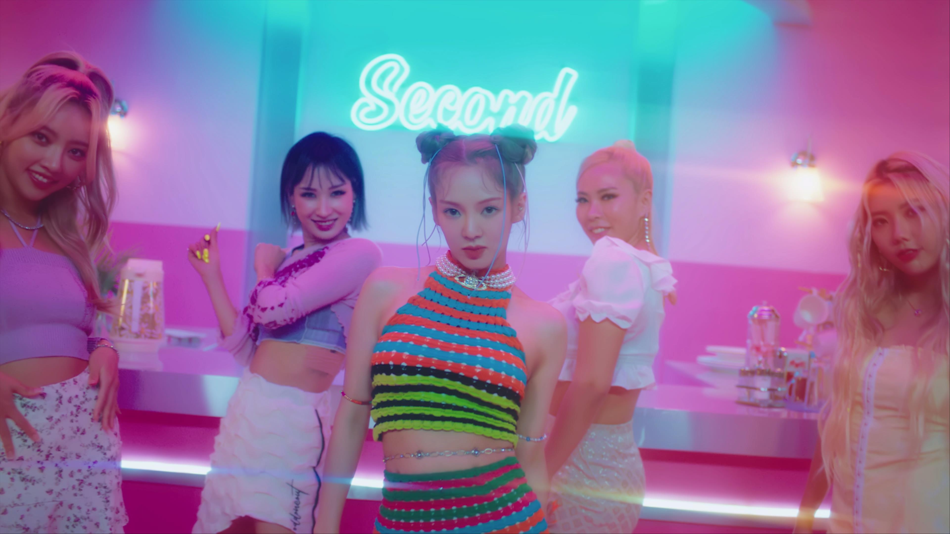 HYO 효연 'Second (Feat. 비비 (BIBI))' MV