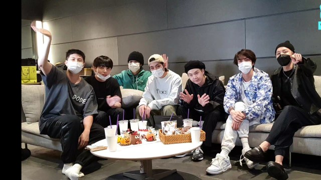 V Live Bts