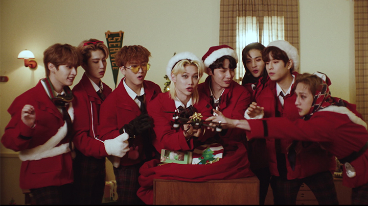 Stray Kids(스트레이 키즈) "Christmas EveL" M/V