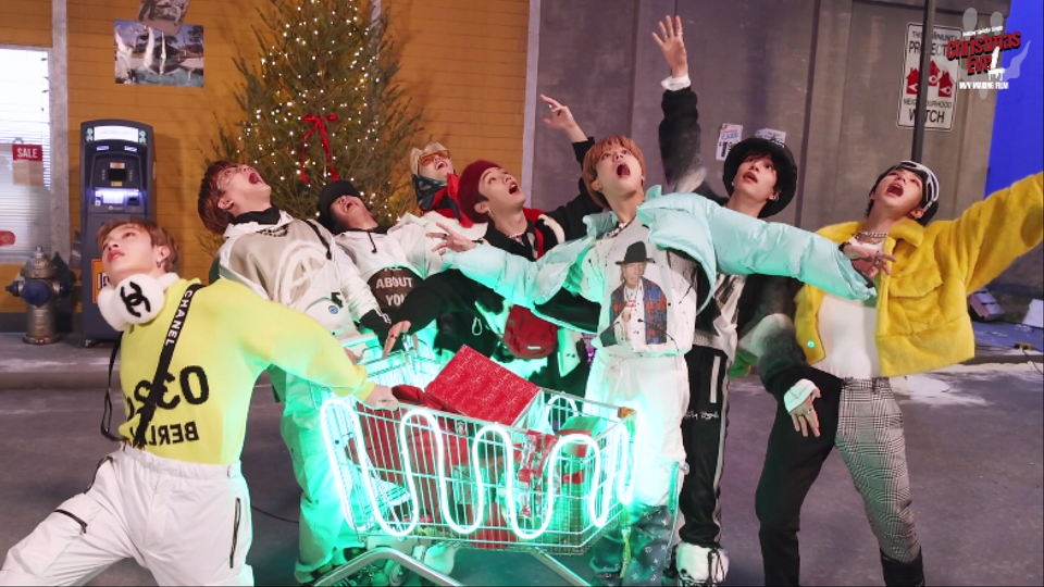 Stray Kids(스트레이 키즈) "Christmas EveL" M/V MAKING FILM