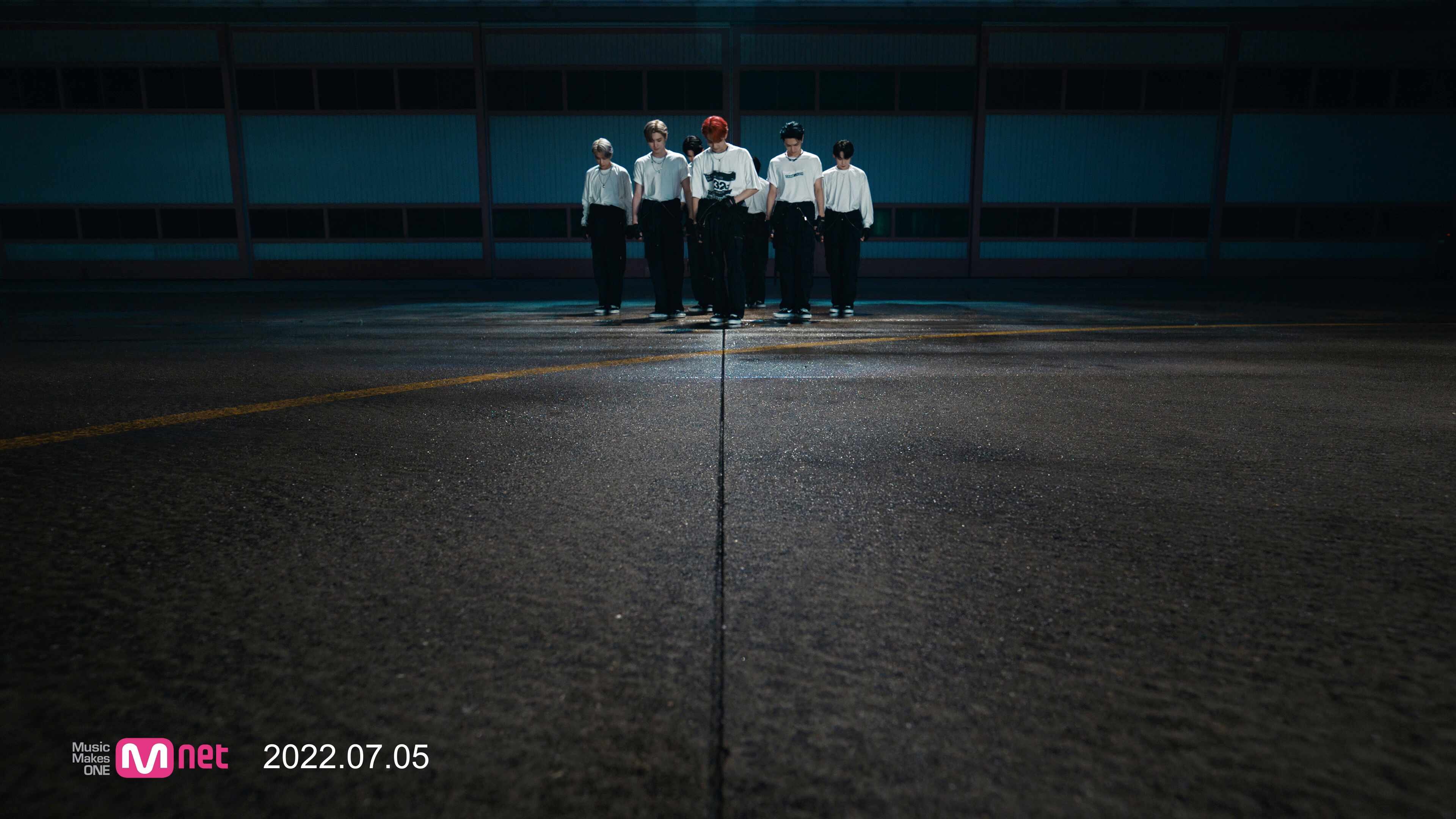 ENHYPEN (엔하이픈) 'Future Perfect (Pass the MIC)' Official MV (Choreography ver.)